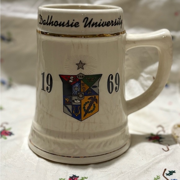 Vintage Cream Ceramic DAL Mug with Crest - Picture 4 of 10